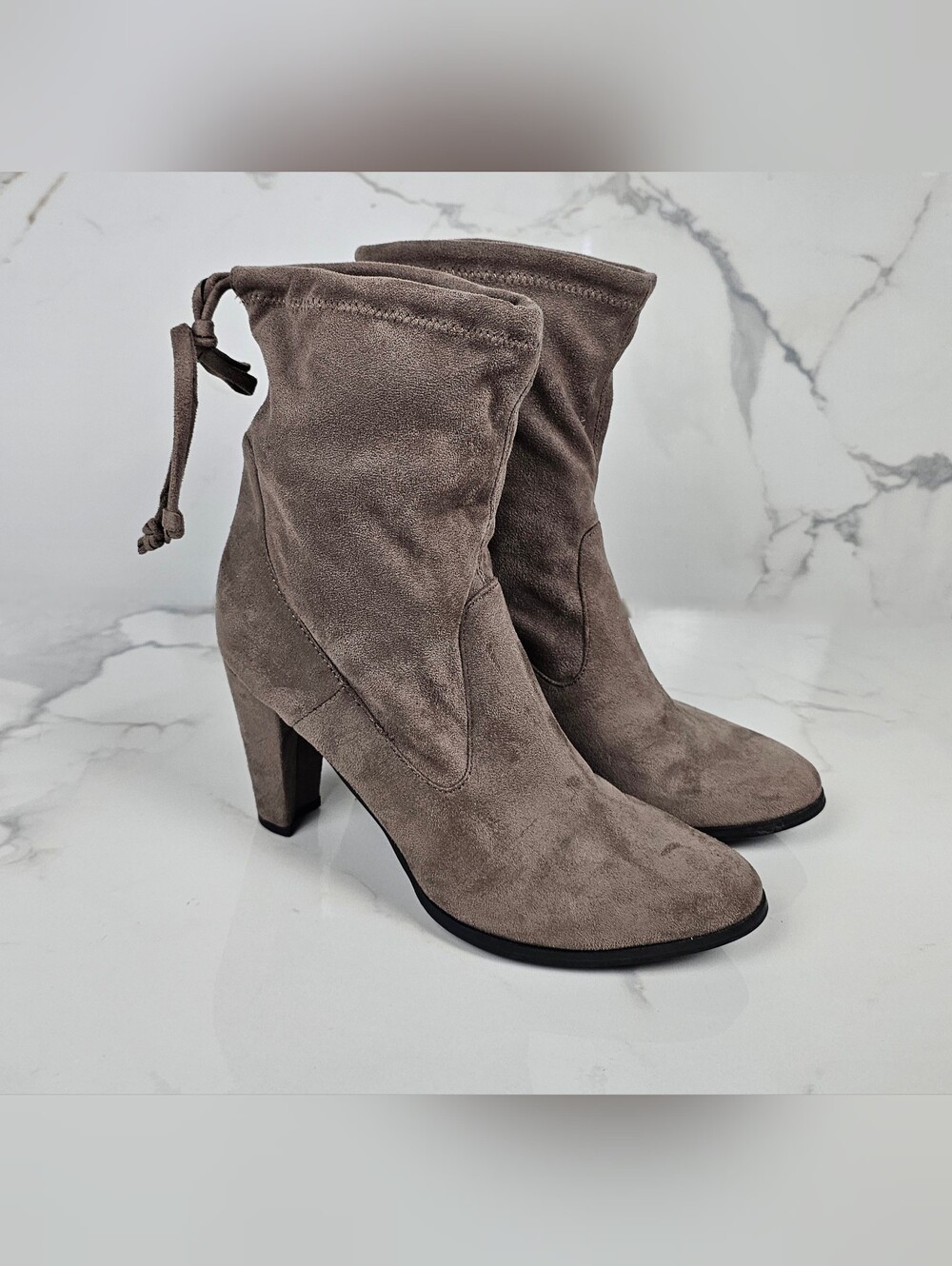 CATHERINE Catherine Malandrino Sorchanie Taupe Faux Suede Ankle Boots Size 9